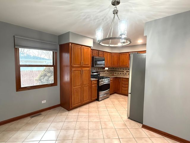 267 N Idlewild Avenue, Mundelein, IL 60060