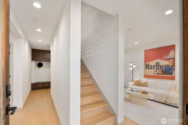 5921 32nd Avenue SW, Seattle, WA 98126