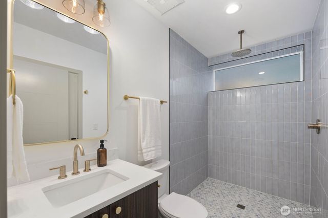 5921 32nd Avenue SW, Seattle, WA 98126