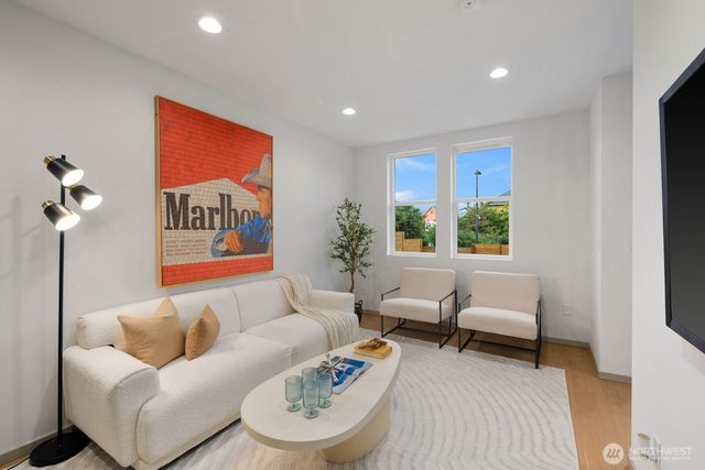 5921 32nd Avenue SW, Seattle, WA 98126