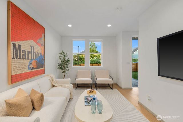 5921 32nd Avenue SW, Seattle, WA 98126