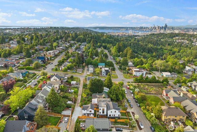 5921 32nd Avenue SW, Seattle, WA 98126