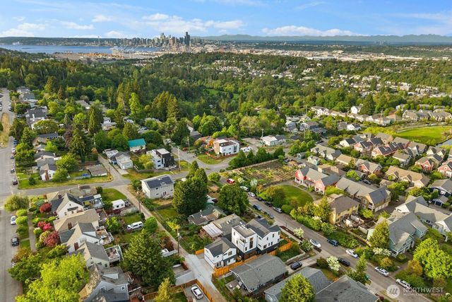 5921 32nd Avenue SW, Seattle, WA 98126