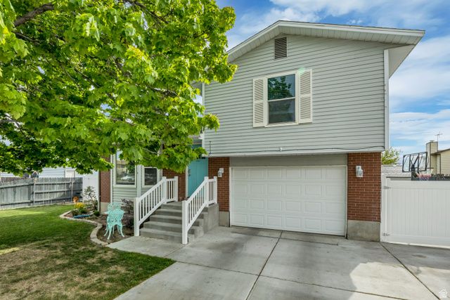 6621 S CYCLAMEN DR, West Jordan, UT 84084