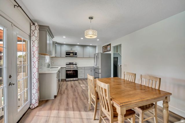 6621 S CYCLAMEN DR, West Jordan, UT 84084
