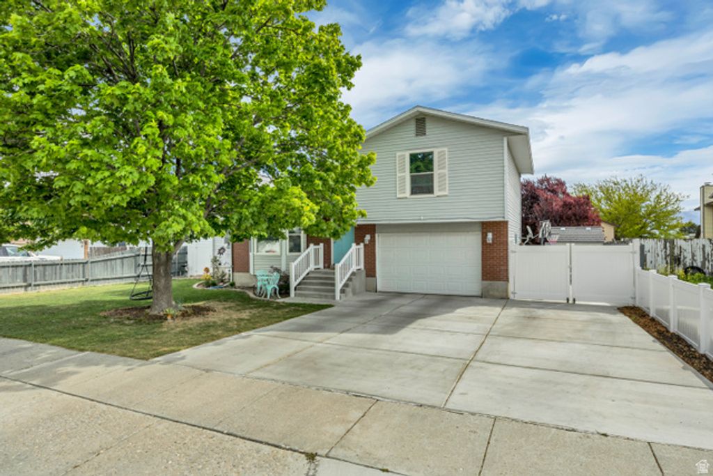 6621 S CYCLAMEN DR, West Jordan, UT 84084