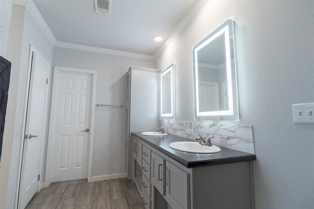 425 High View Ranch DR, Cedar Creek, TX 78612