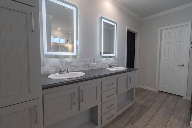 425 High View Ranch DR, Cedar Creek, TX 78612