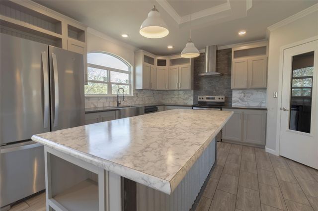 425 High View Ranch DR, Cedar Creek, TX 78612