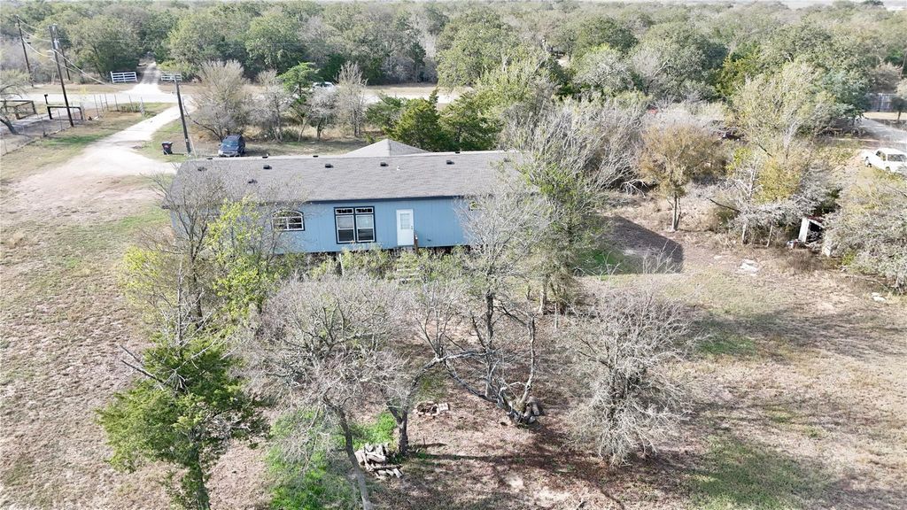 425 High View Ranch DR, Cedar Creek, TX 78612