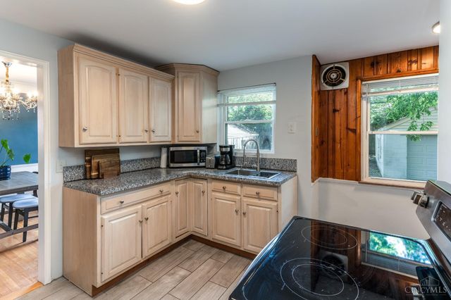 7260 Eastlawn Drive, Cincinnati, OH 45237