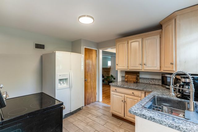 7260 Eastlawn Drive, Cincinnati, OH 45237