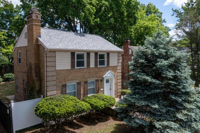 7260 Eastlawn Drive, Cincinnati, OH 45237
