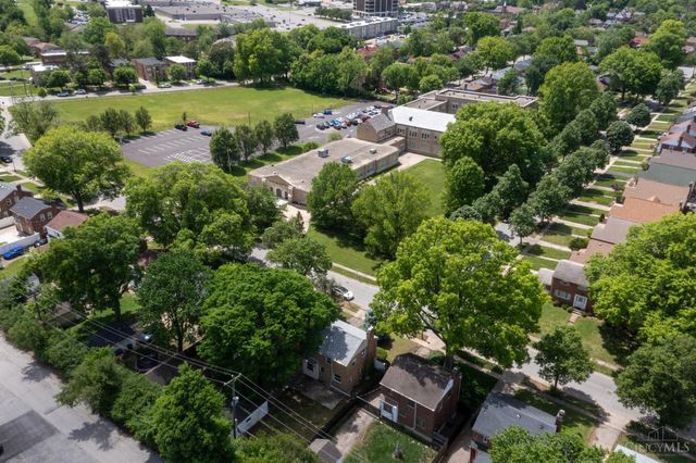 7260 Eastlawn Drive, Cincinnati, OH 45237