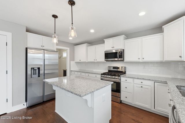 2300 Artisan Glen Ct, Fisherville, KY 40023