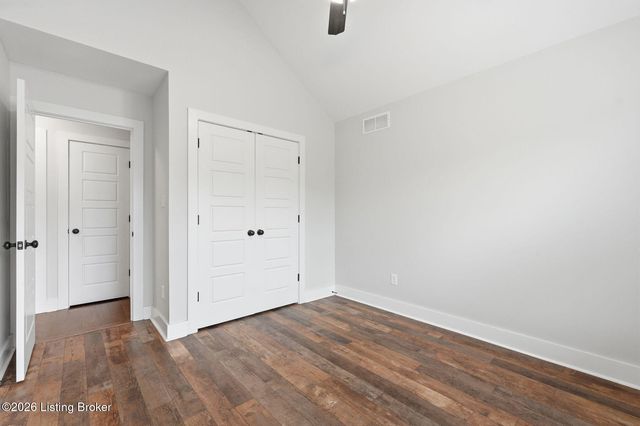 2300 Artisan Glen Ct, Fisherville, KY 40023