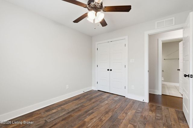 2300 Artisan Glen Ct, Fisherville, KY 40023