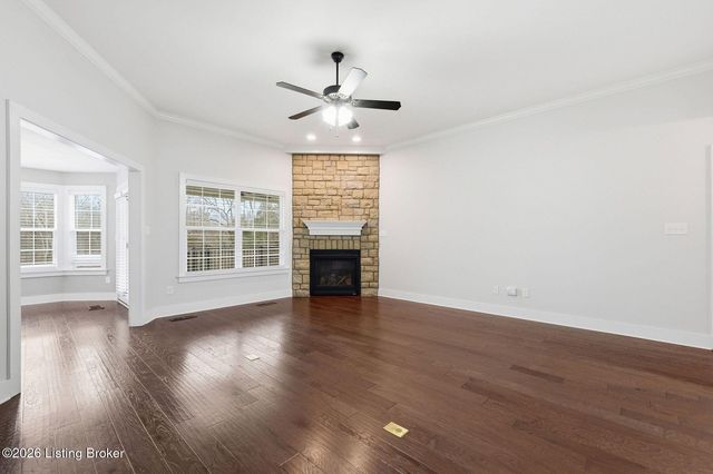 2300 Artisan Glen Ct, Fisherville, KY 40023