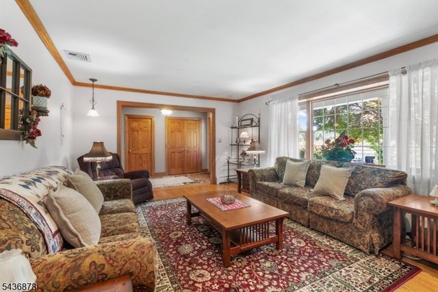 36 Underwood Rd, Montville Twp., NJ 07045