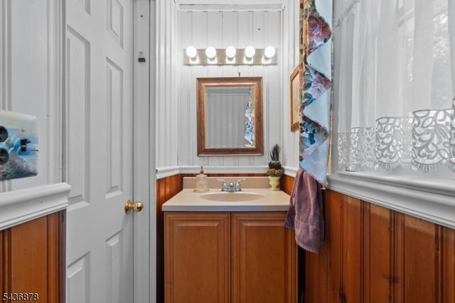 36 Underwood Rd, Montville Twp., NJ 07045