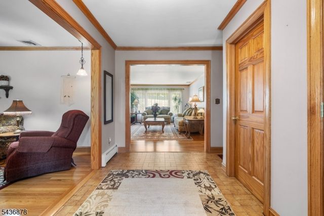 36 Underwood Rd, Montville Twp., NJ 07045