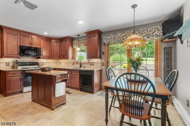 36 Underwood Rd, Montville Twp., NJ 07045