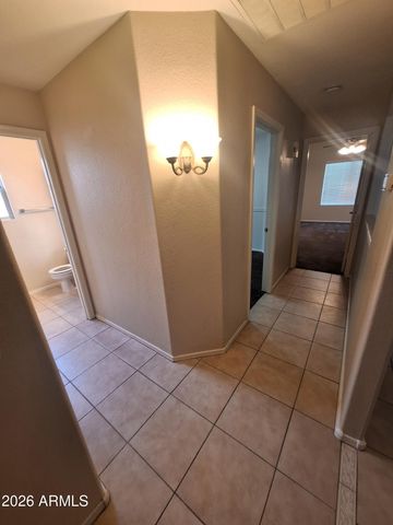 6728 E MELROSE Street, Mesa, AZ 85215