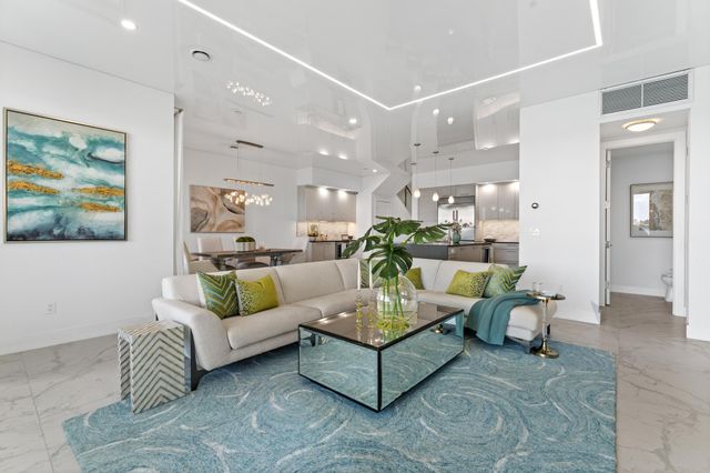 100 Water Clb Way, North Palm Beach, FL 33408