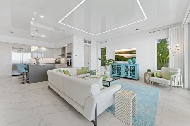 100 Water Clb Way, North Palm Beach, FL 33408