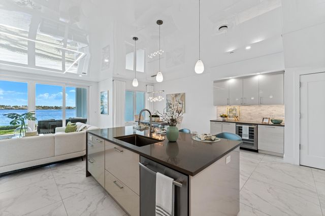 100 Water Clb Way, North Palm Beach, FL 33408