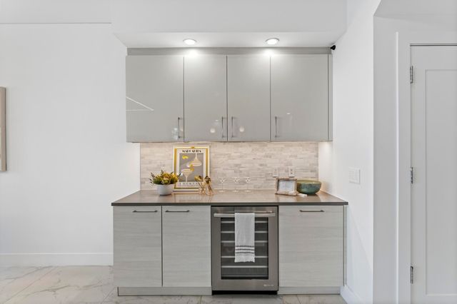 100 Water Clb Way, North Palm Beach, FL 33408