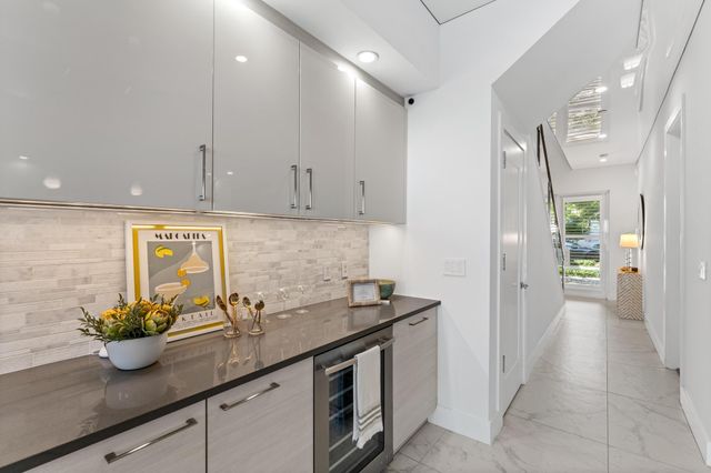 100 Water Clb Way, North Palm Beach, FL 33408