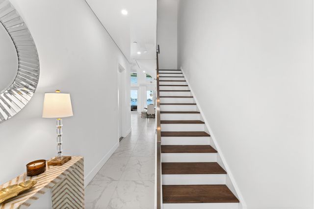 100 Water Clb Way, North Palm Beach, FL 33408