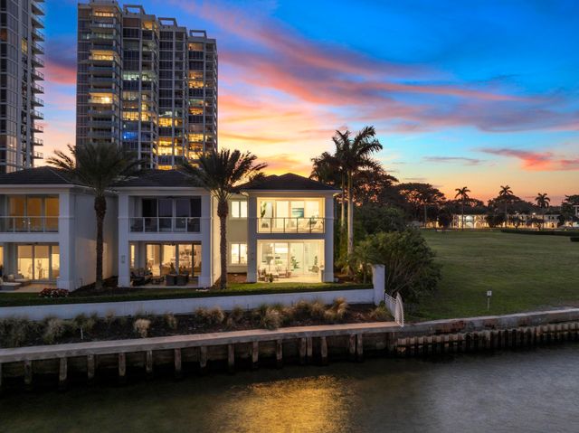 100 Water Clb Way, North Palm Beach, FL 33408