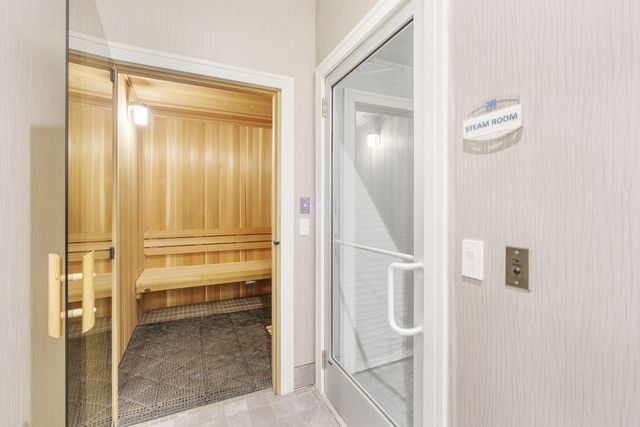 100 Water Clb Way, North Palm Beach, FL 33408