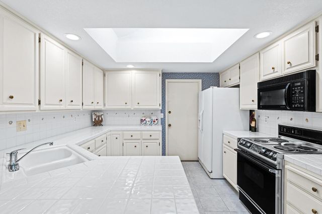 1809 Holly Oak Dr, Modesto, CA 95354