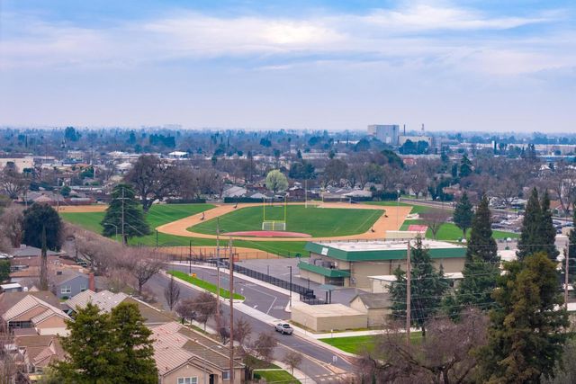 1809 Holly Oak Dr, Modesto, CA 95354