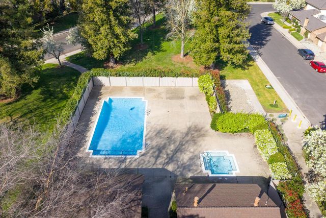 1809 Holly Oak Dr, Modesto, CA 95354