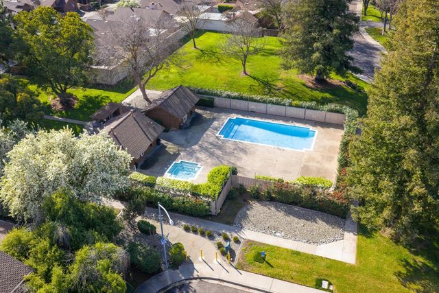 1809 Holly Oak Dr, Modesto, CA 95354