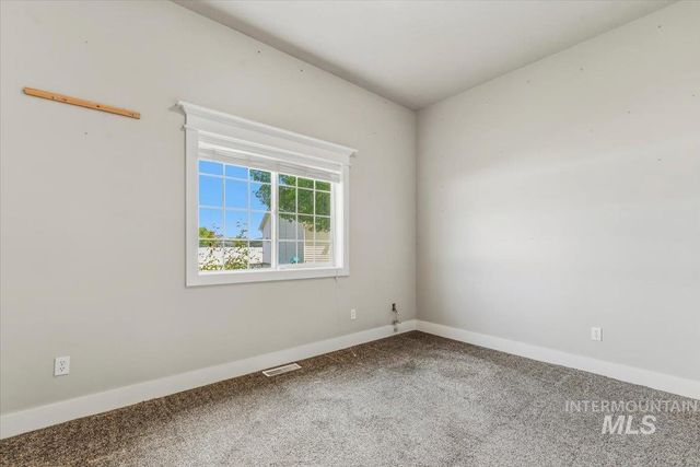 6082 N Jericho Rd, Meridian, ID 83646