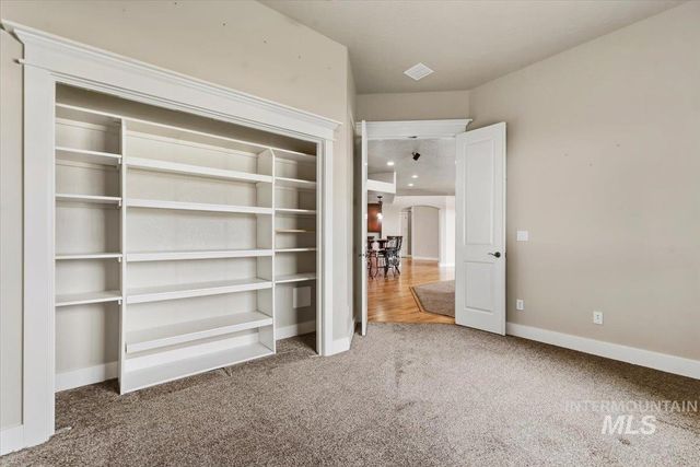 6082 N Jericho Rd, Meridian, ID 83646