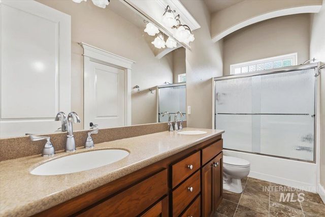 6082 N Jericho Rd, Meridian, ID 83646