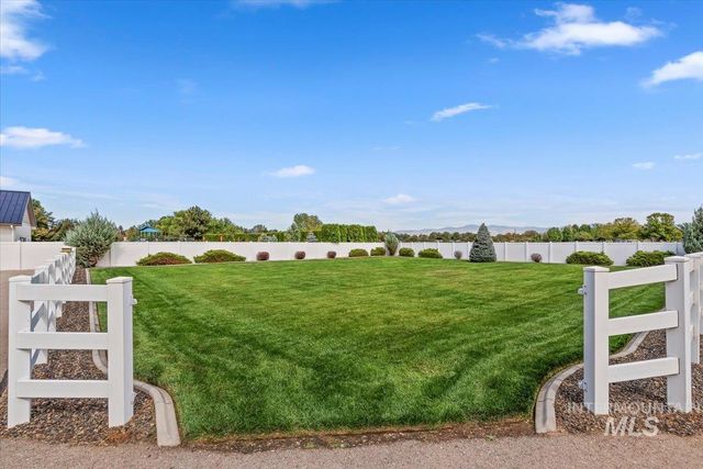 6082 N Jericho Rd, Meridian, ID 83646