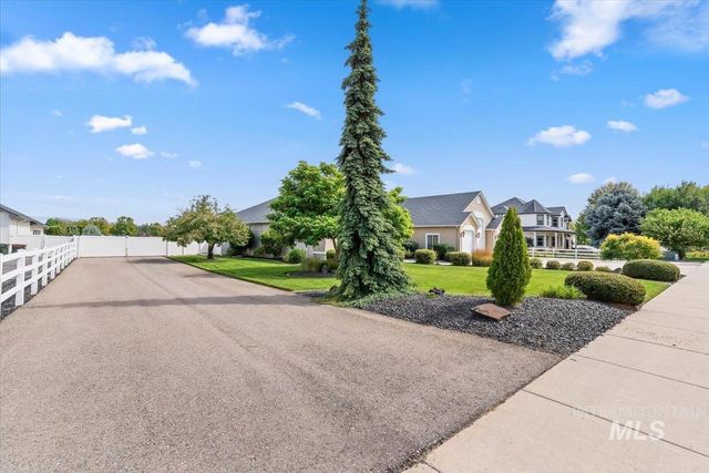 6082 N Jericho Rd, Meridian, ID 83646