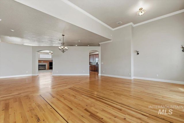 6082 N Jericho Rd, Meridian, ID 83646
