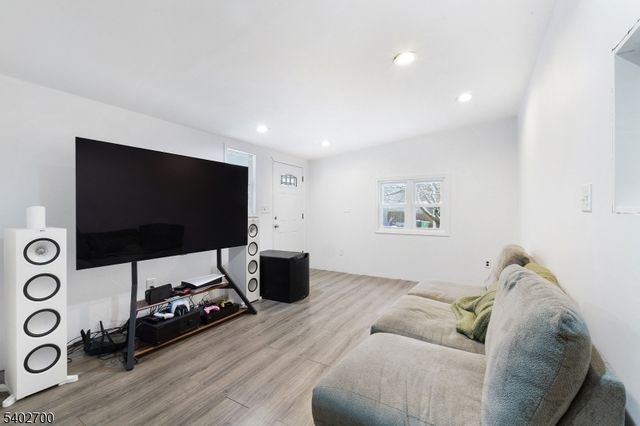 41 Nunn Ave, Washington Boro, NJ 07882