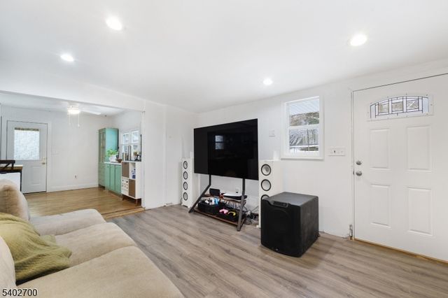 41 Nunn Ave, Washington Boro, NJ 07882