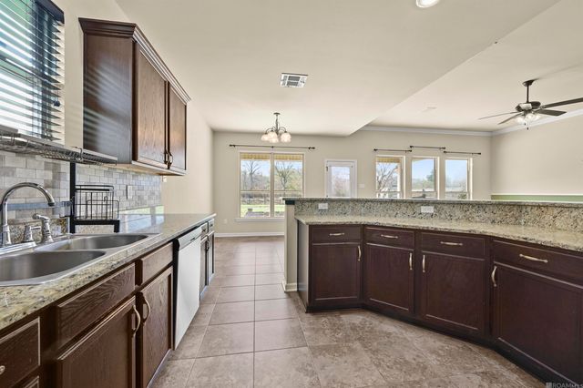 39059 Elliott Ave, Prairieville, LA 70769