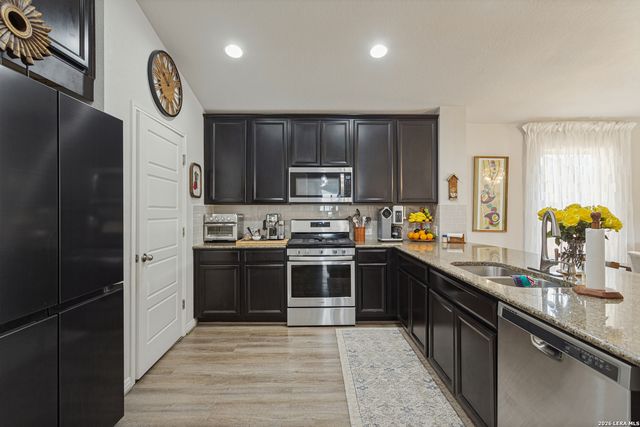 8852 Straight Oaks, San Antonio, TX 78254
