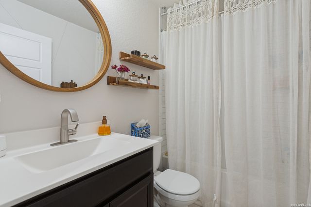 8852 Straight Oaks, San Antonio, TX 78254
